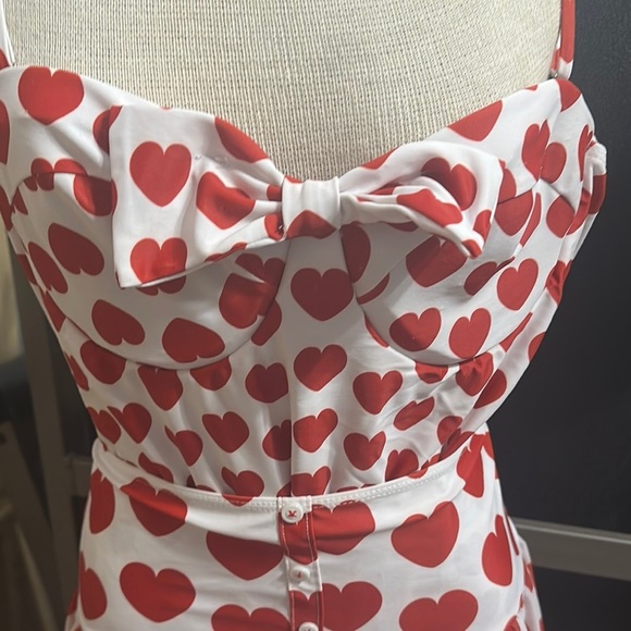 Adorable beach ready outfit - Picture 3 of 6